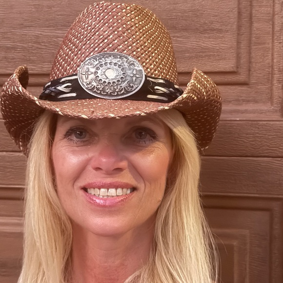 BULLHIDE Accessories - BULLHIDE COWGIRL HAT. Brown Woven Cowboy Hat with Silver Accent. #cowgirlhat